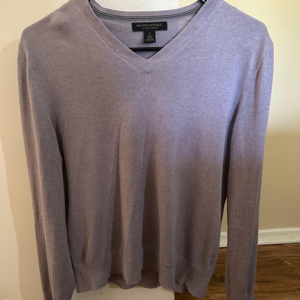 Banana Republic Men's Lavender V-Neck Sweater - Picture 1 of 2